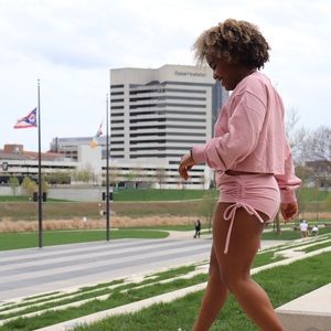 Pink crop and short set